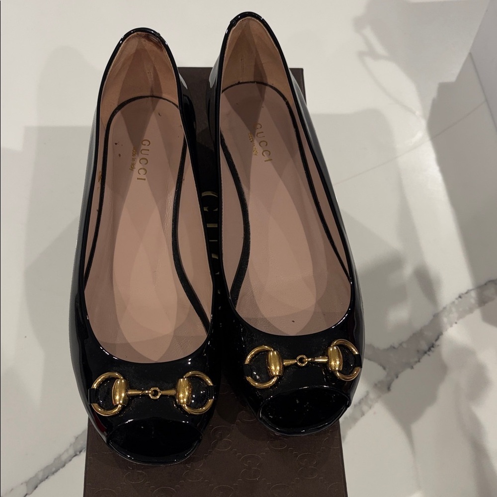 Gucci Black Patent Leather Horsebit Peep-Toe Flats with Gold Hardware